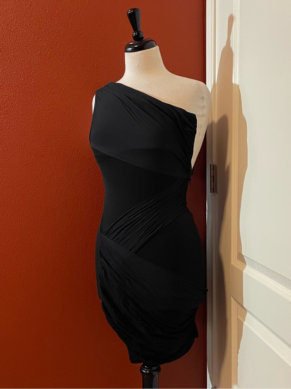 Alice + Olivia Women’s One Shoulder Goddess Form‎ Fitting Little Black Dress
